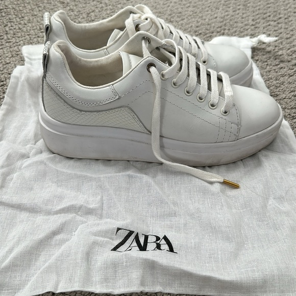 White platform sneakers - Picture 2 of 4